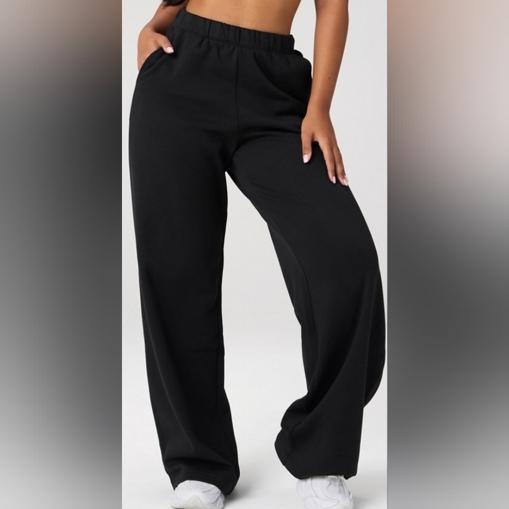 NWT Fabletics Cozy Fleece Wide Leg   Cargo Sweats - XL Short